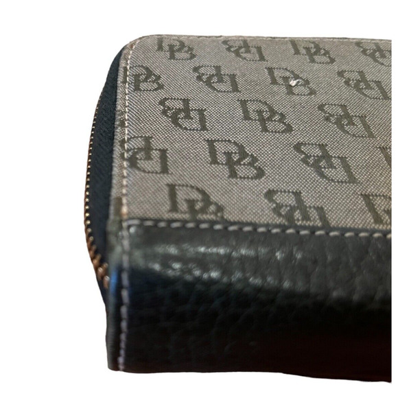 Dooney and Bourke Monogram Canvas Leather Olive Green Wallet Clutch w/ zipper - Picture 8 of 9